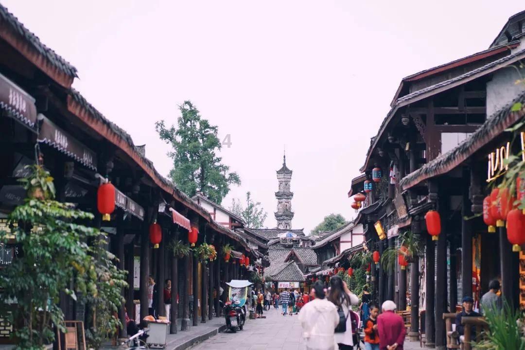 在外面玩的时候老公打电话过来，一般女人选择接还是不接？游戏画面